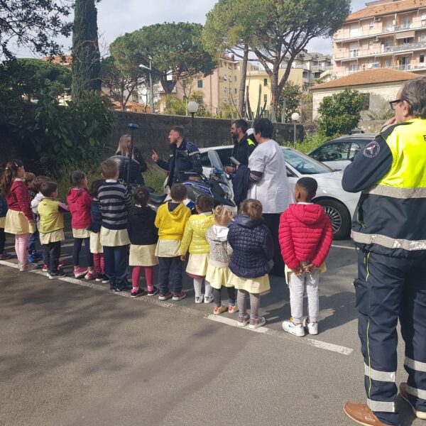 RADIO CLUB LEVANTE NELLE SCUOLE